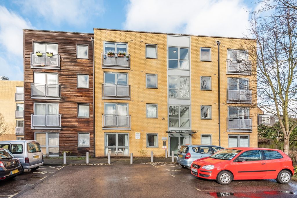 Property photo 1 of 13 687759 (1)