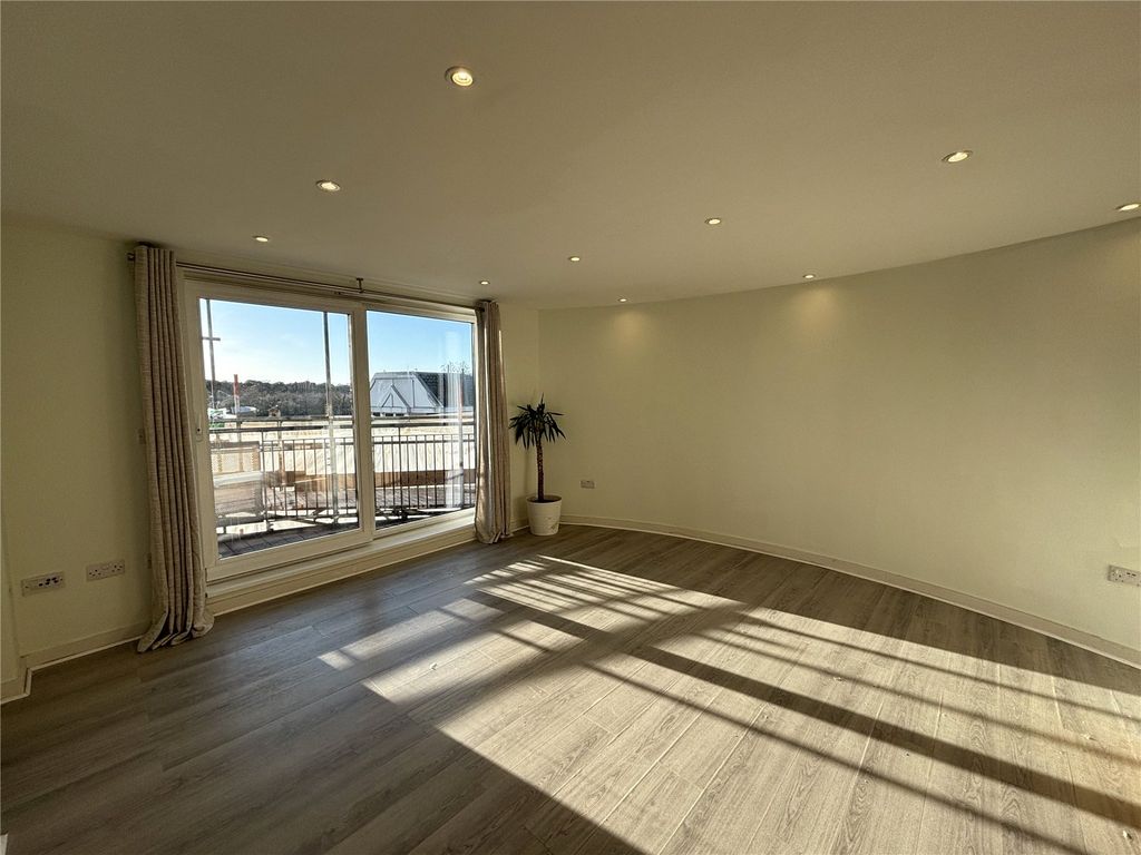 Property photo 2 of 7 Picture No. 03