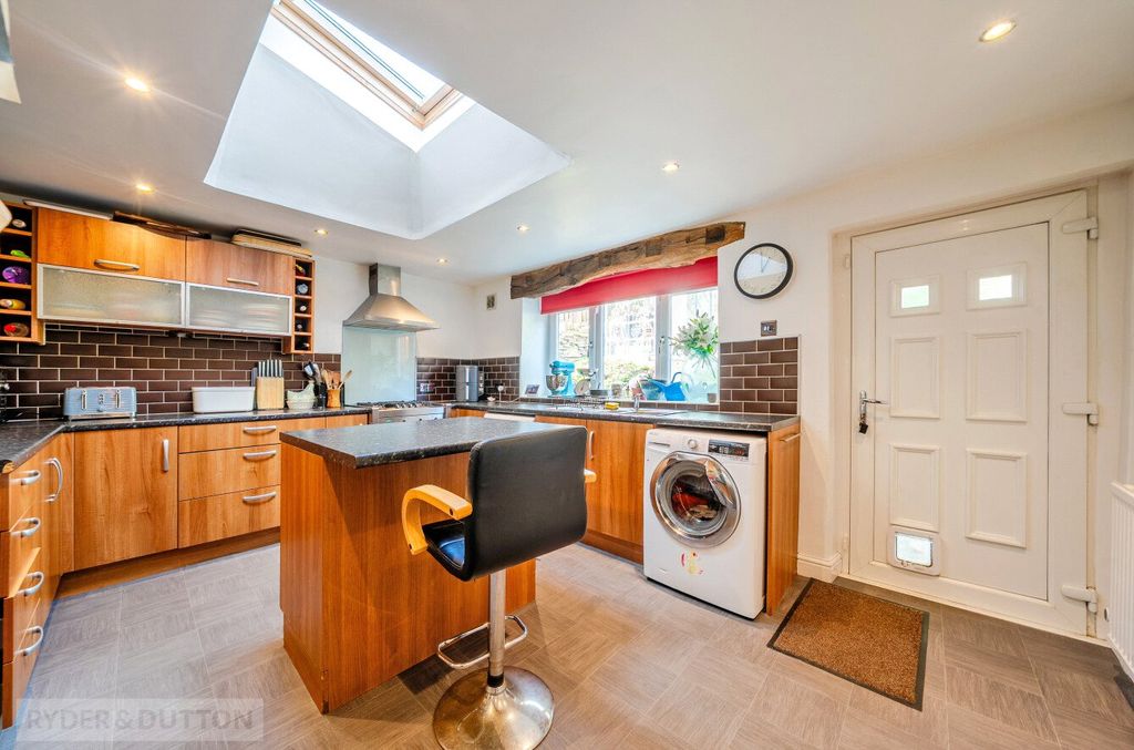 Property photo 2 of 24 Kitchen