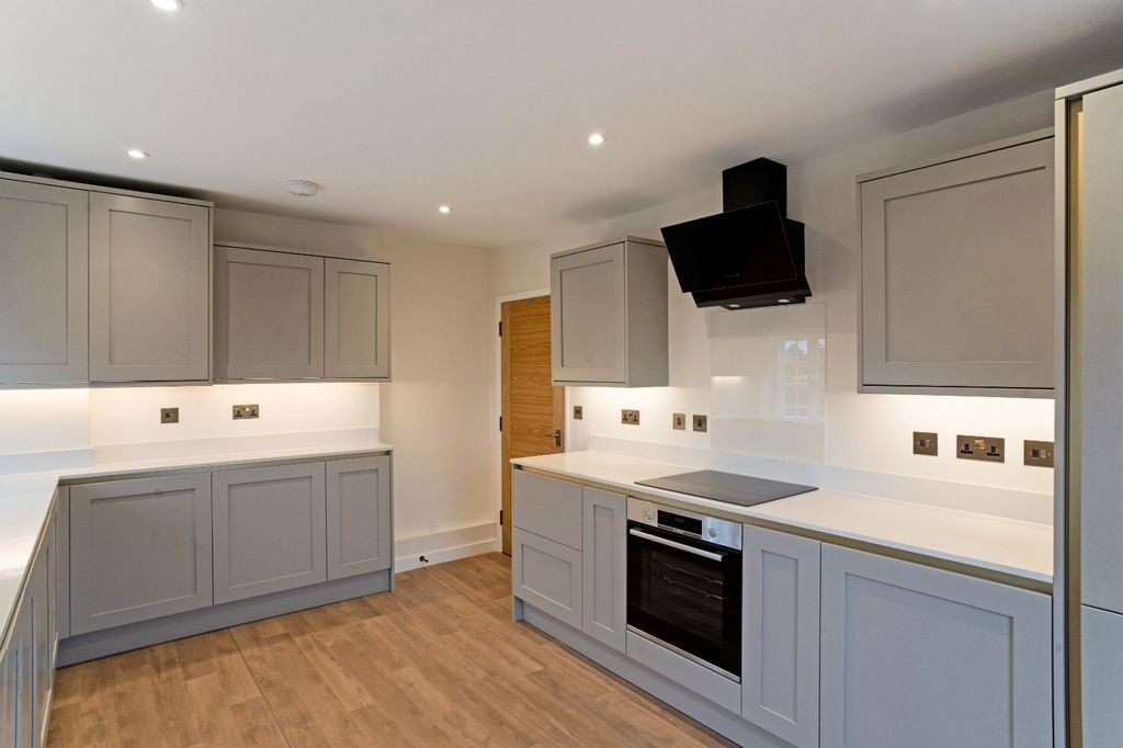 Property photo 3 of 12 Picture No. 06