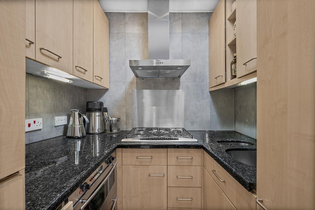 Property photo 2 of 11 Kitchen