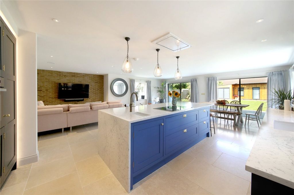 Property photo 2 of 26 Picture No. 73