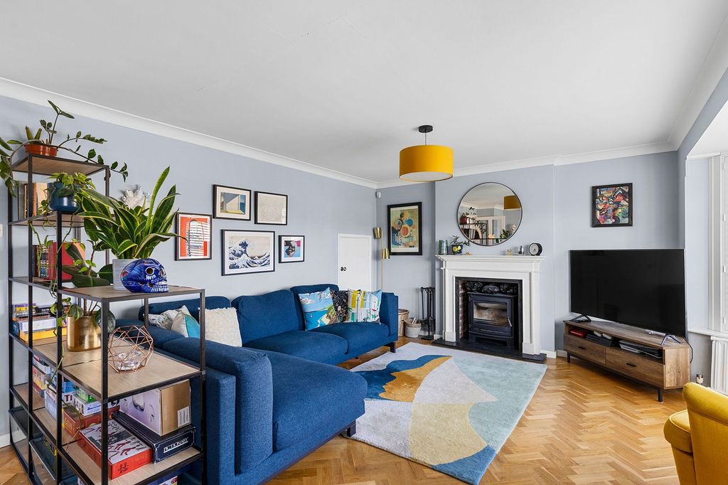 Property photo 3 of 26