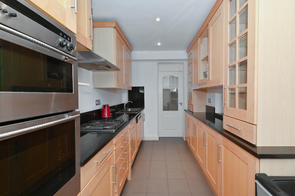 Property photo 2 of 8