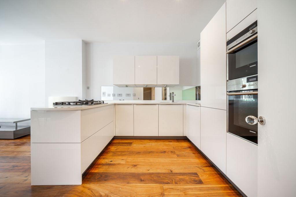 Property photo 2 of 11 Kitchen