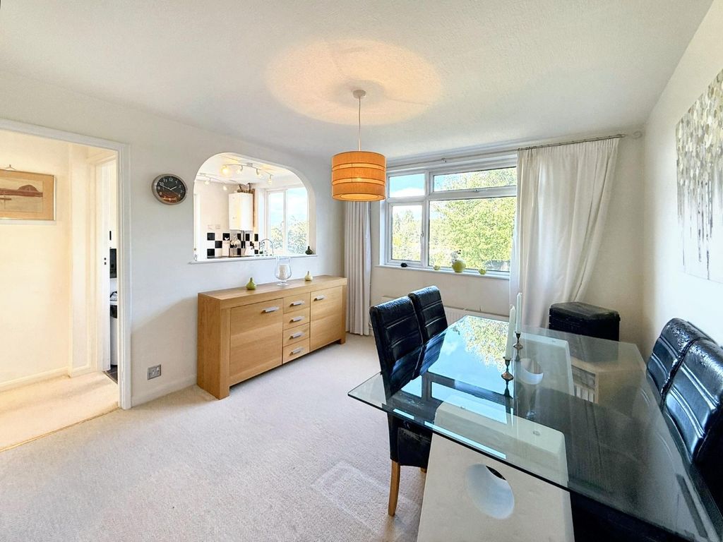 Property photo 2 of 31 4436555