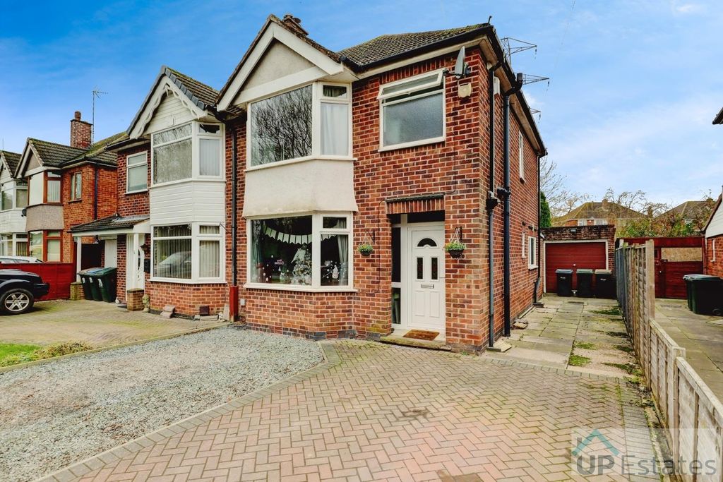 Property photo 2 of 26