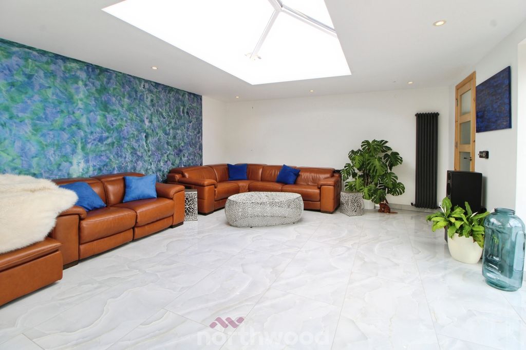 Property photo 2 of 46