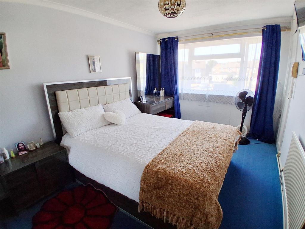 Property photo 3 of 13 6