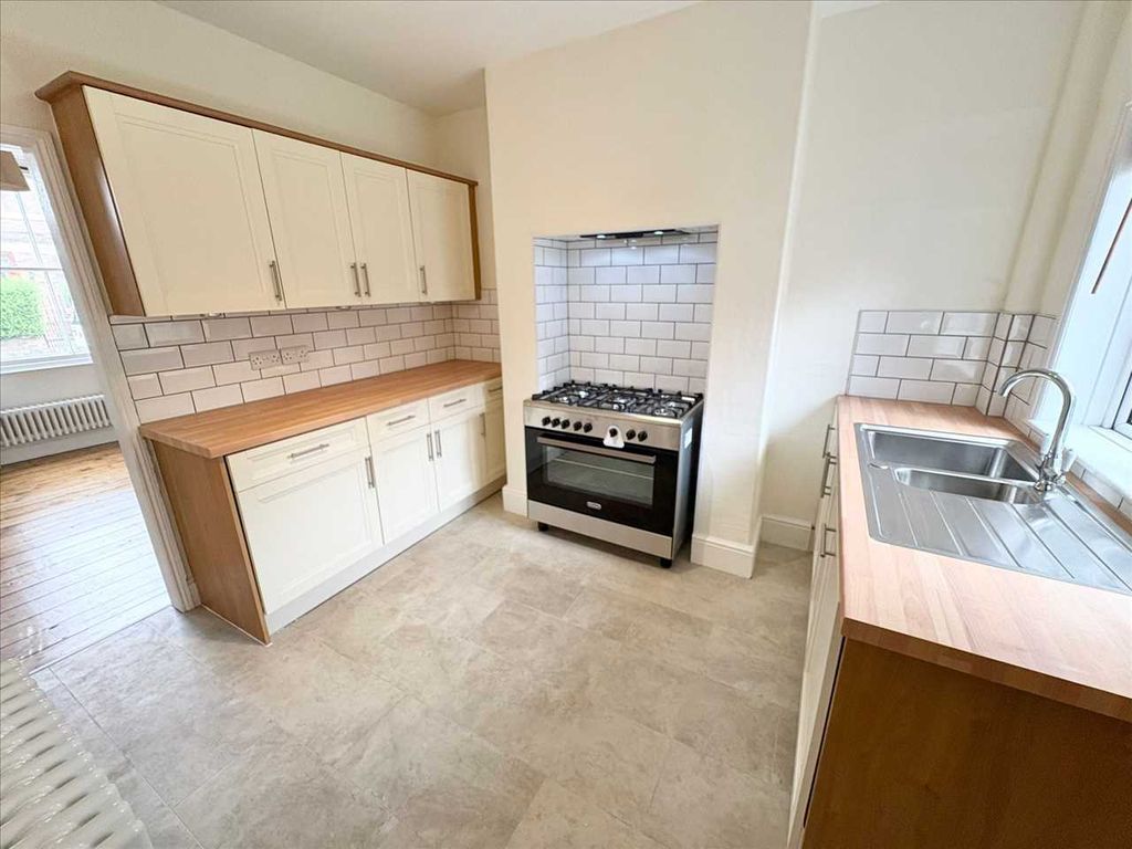 Property photo 2 of 24