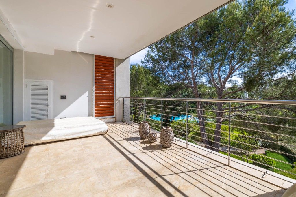 Property photo 3 of 20 Covered Terrace (1)