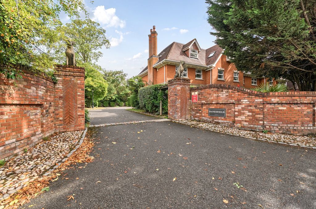Property photo 2 of 17 1347276-1-68B83A3...