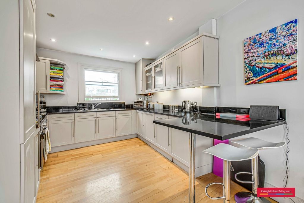 Property photo 2 of 16 5