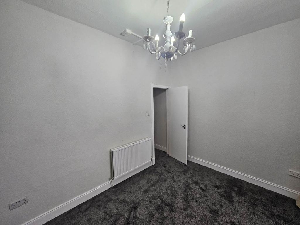 Property photo 3 of 8 1000158119