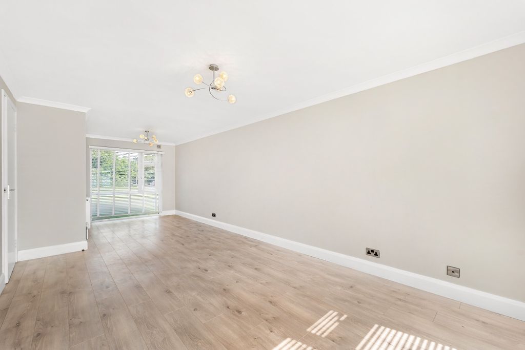 Property photo 3 of 10 2782064