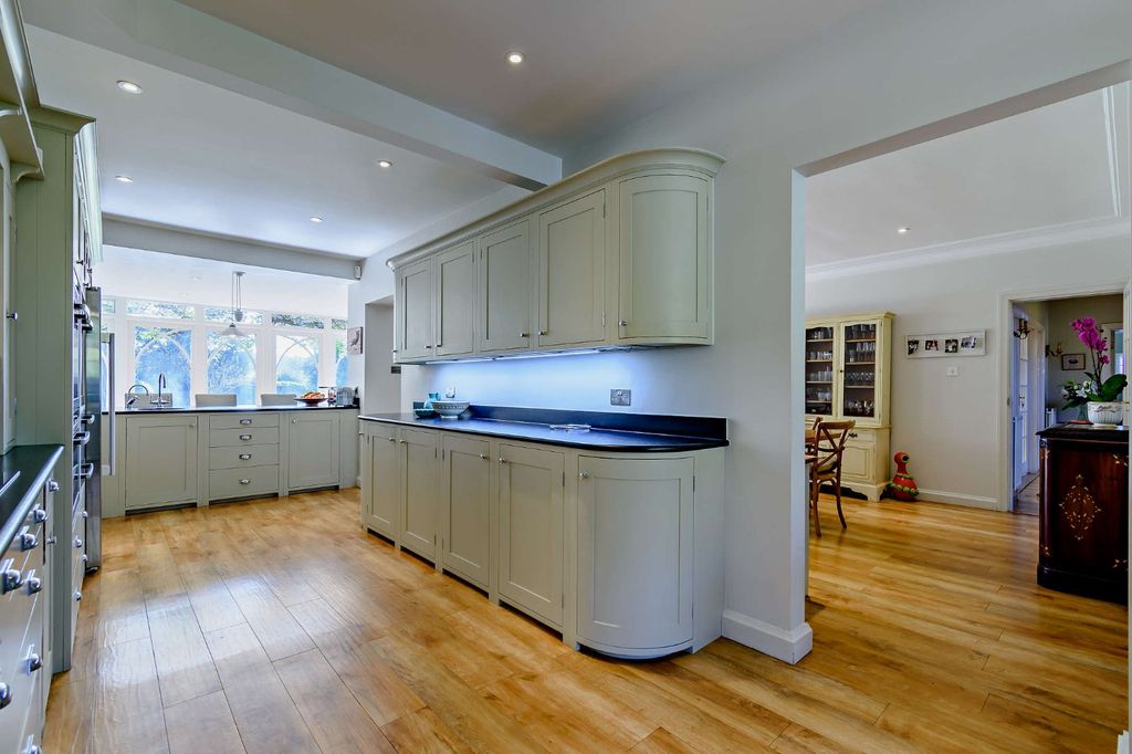 Property photo 2 of 27 Kitchen