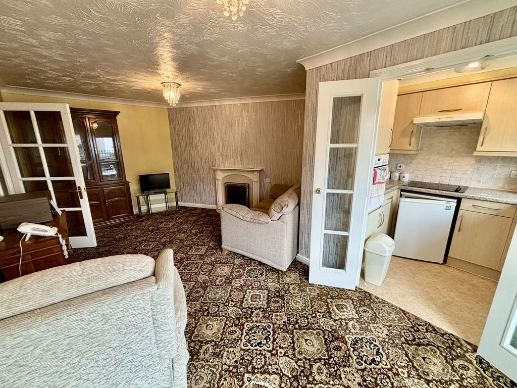 Property photo 3 of 8 Gallery