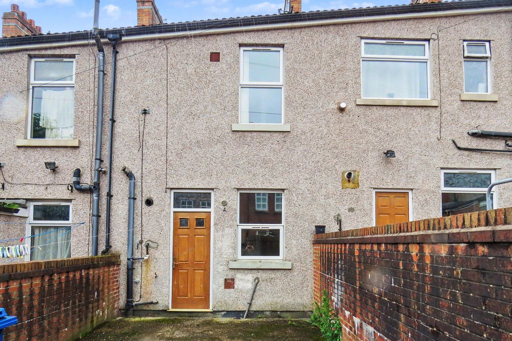 Property photo 1 of 15 6 Whitehead Street, Blackburn, Lancashire, Bb2 1Ht