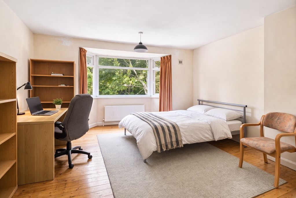 Property photo 1 of 7 Photo 8