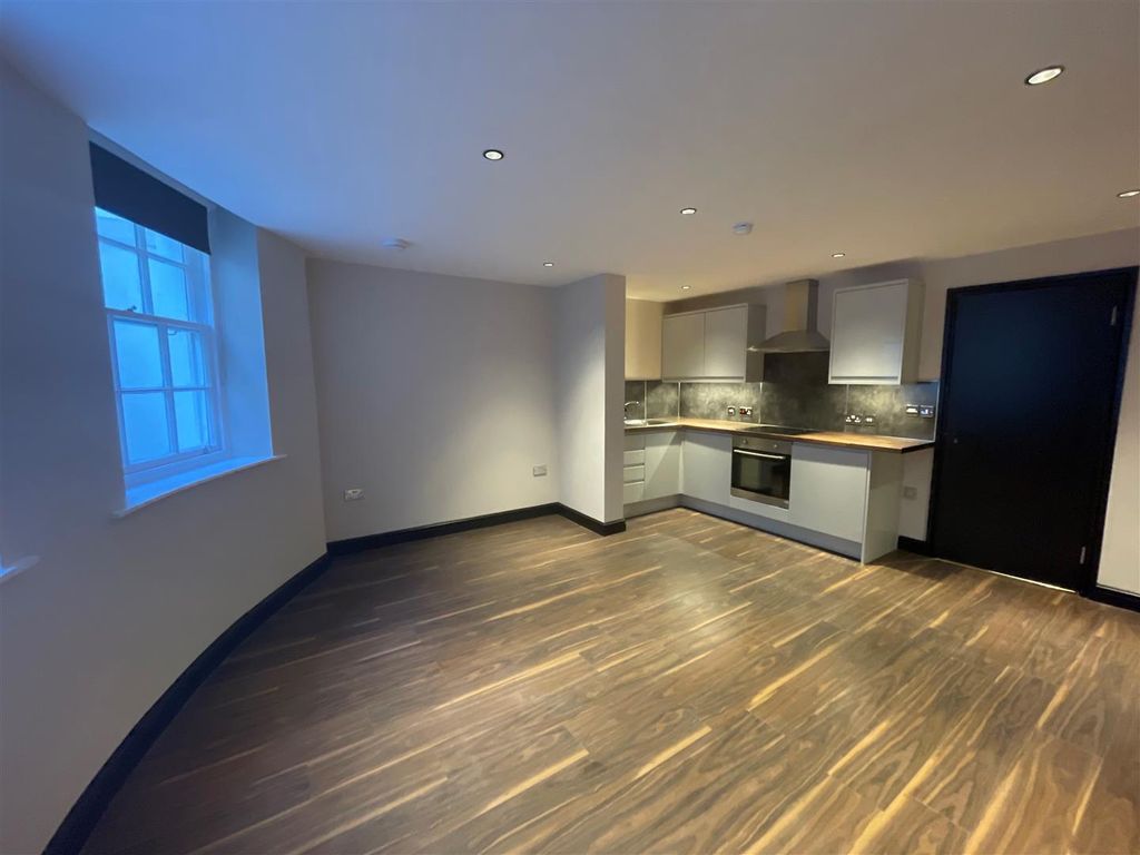 Property photo 1 of 3 Living Space