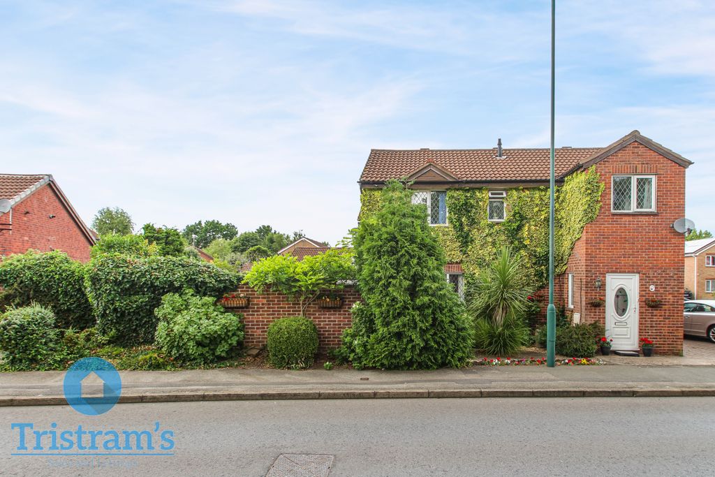 Property photo 1 of 32
