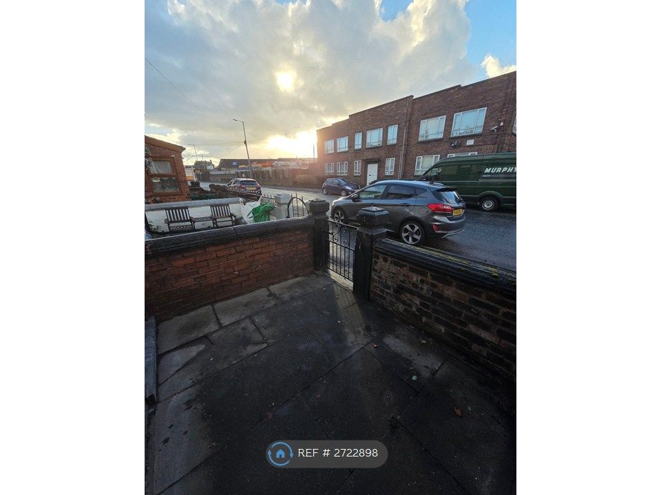 Property photo 2 of 14