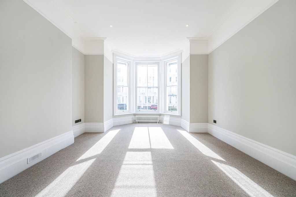 Additional image 22 of 2 bed flat for saleHoward Square, Eastbourne BN21