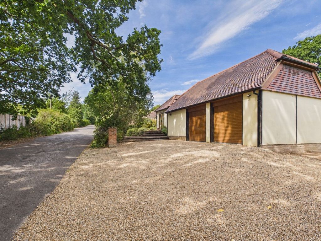 Property photo 2 of 23