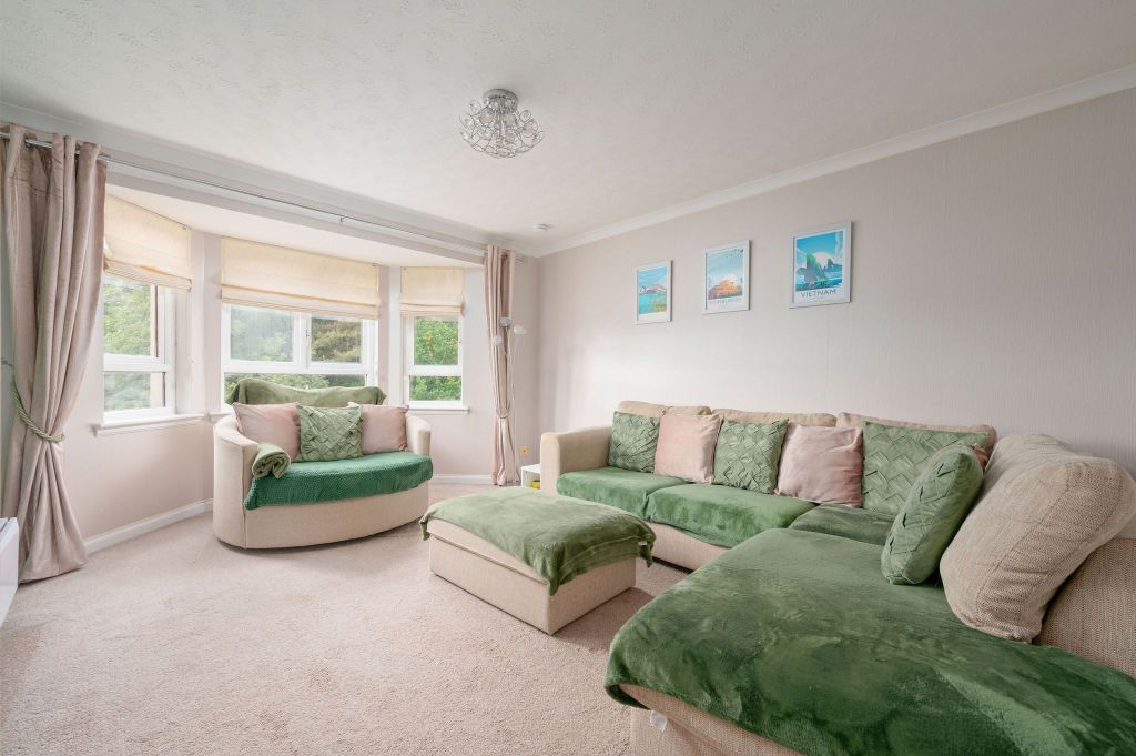 Property photo 2 of 8