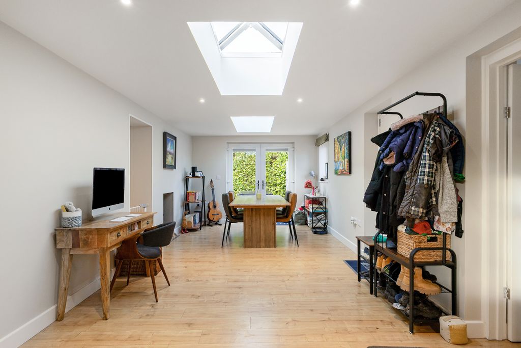 Property photo 3 of 21