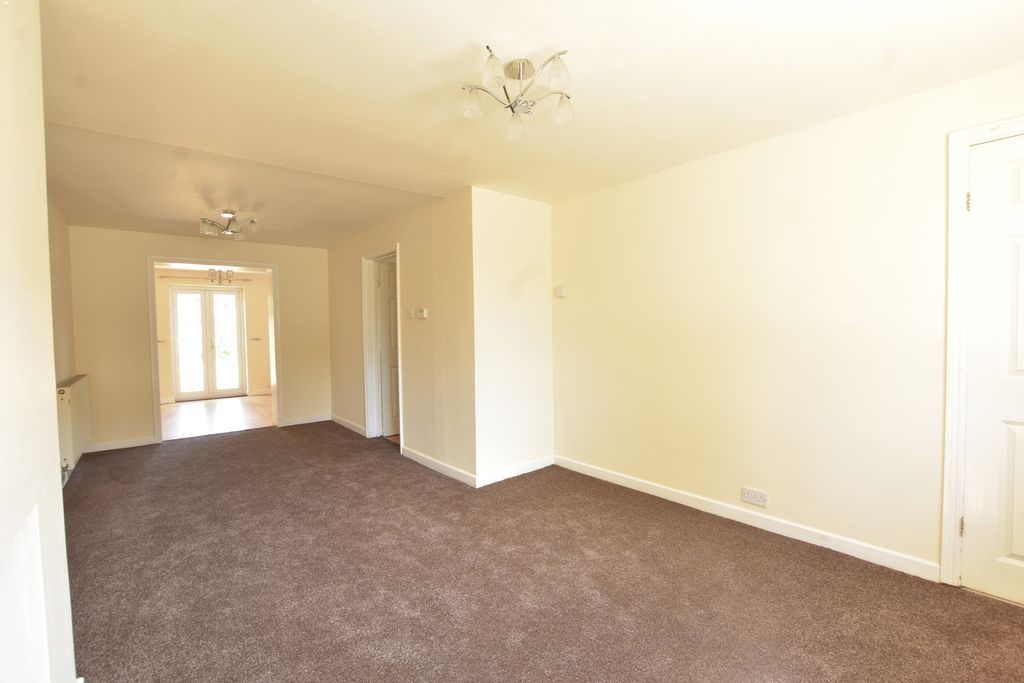 Property photo 2 of 11 Living Room