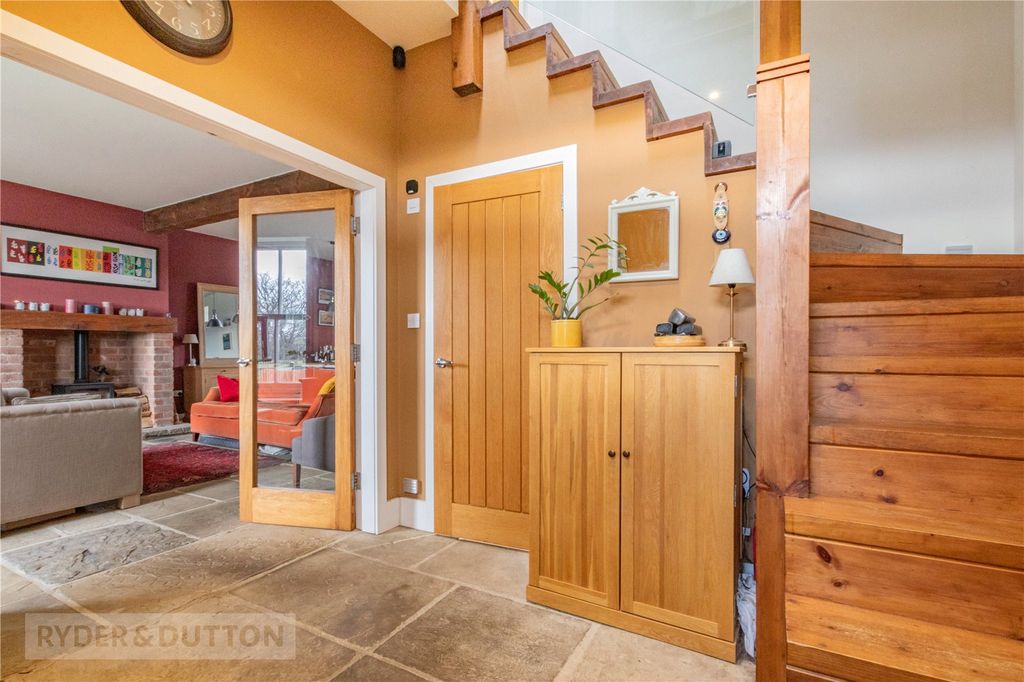 Property photo 3 of 32 Entrance Hallway