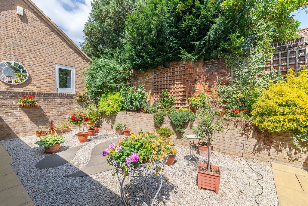 Property photo 2 of 21 Rear Garden
