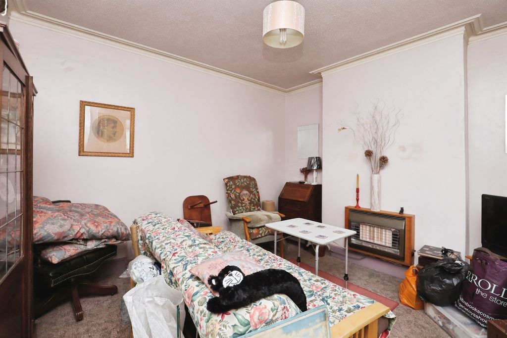 Property photo 2 of 17