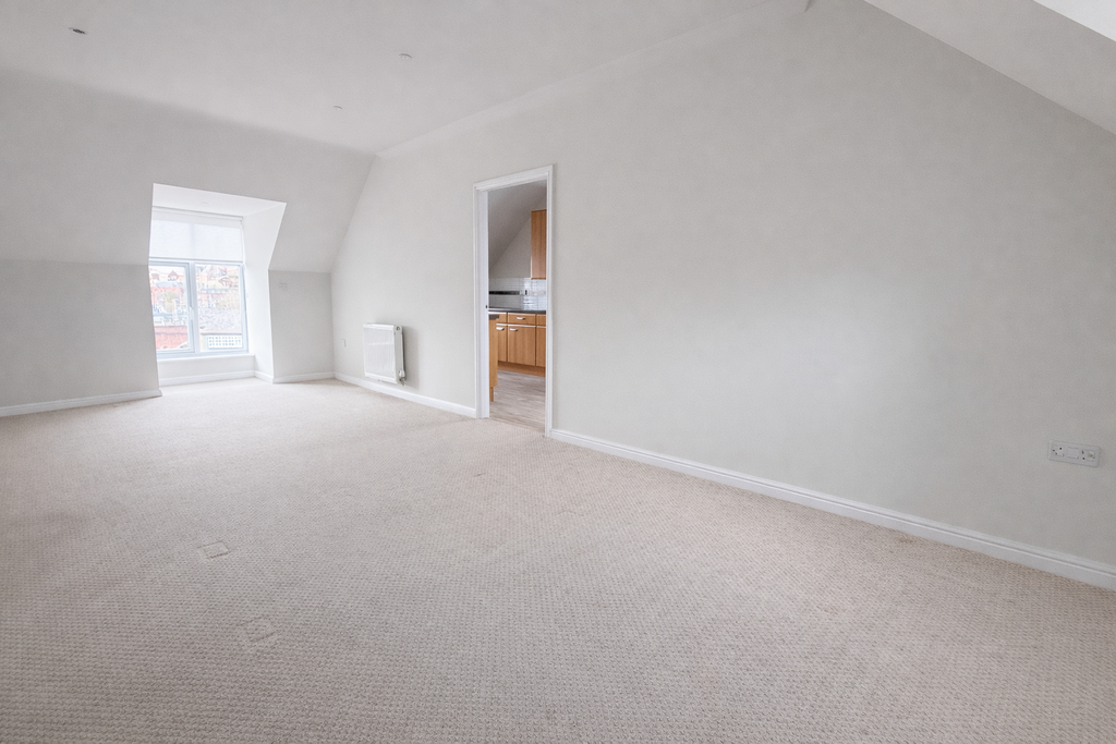 Property photo 3 of 11 Loft