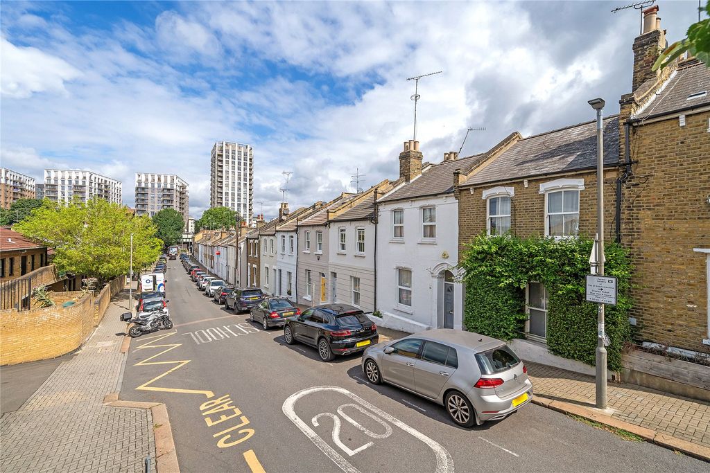 Property photo 2 of 15 Road