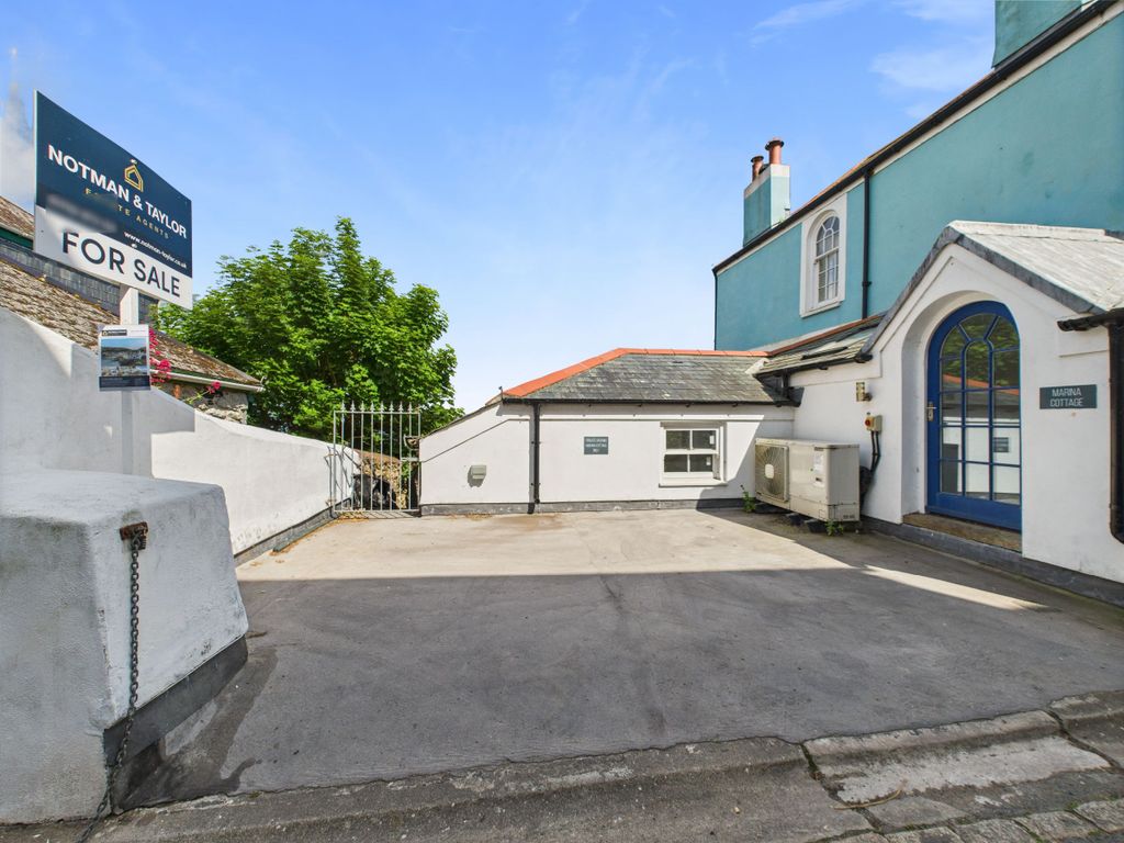 Property photo 2 of 26