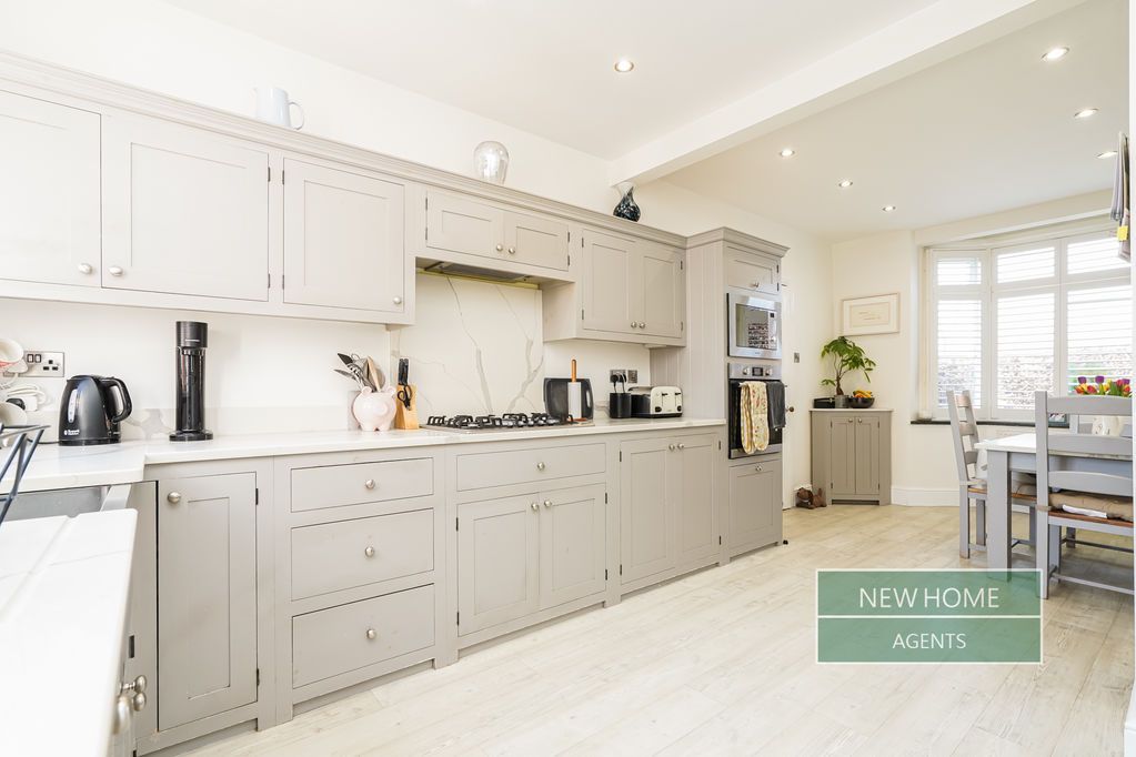 Property photo 3 of 25 Photo 10