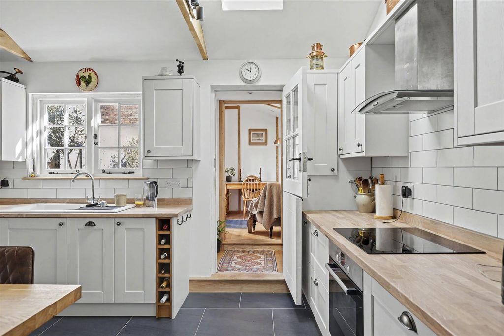 Property photo 2 of 19 76A High Street Fep_12.Jpg