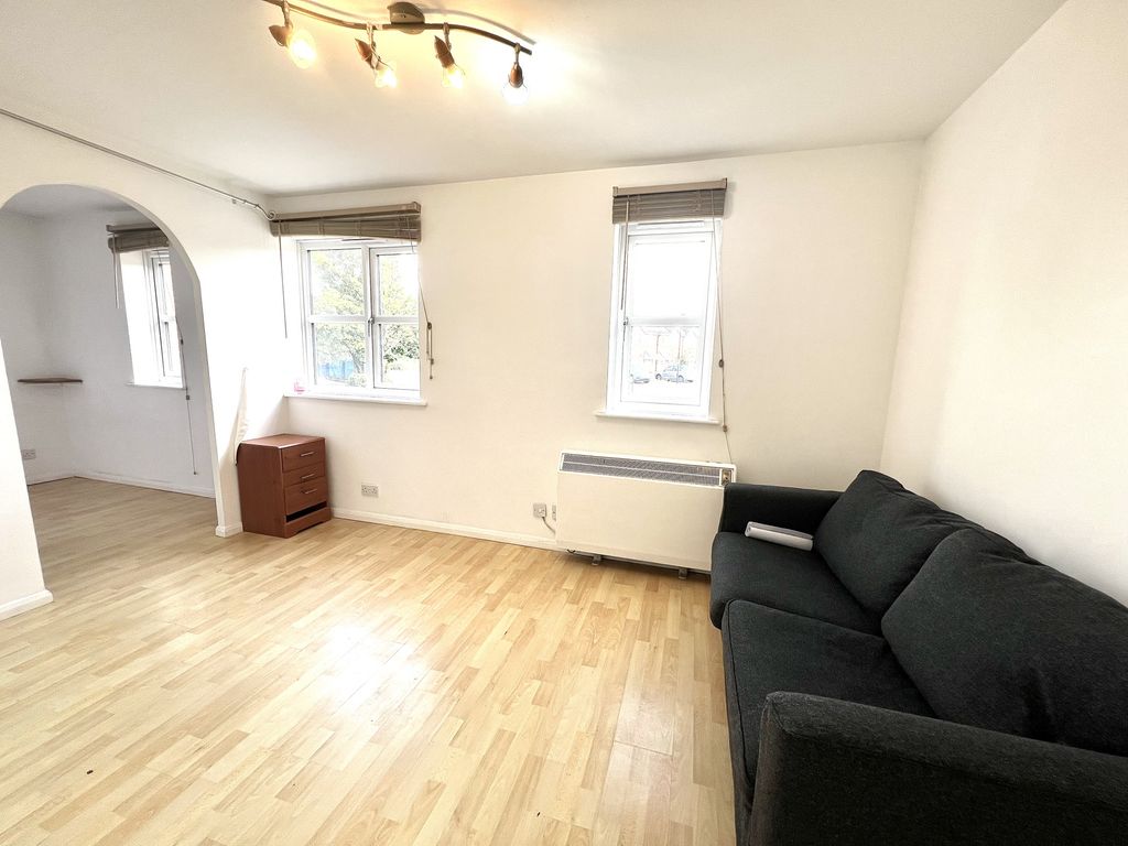 Property photo 3 of 9