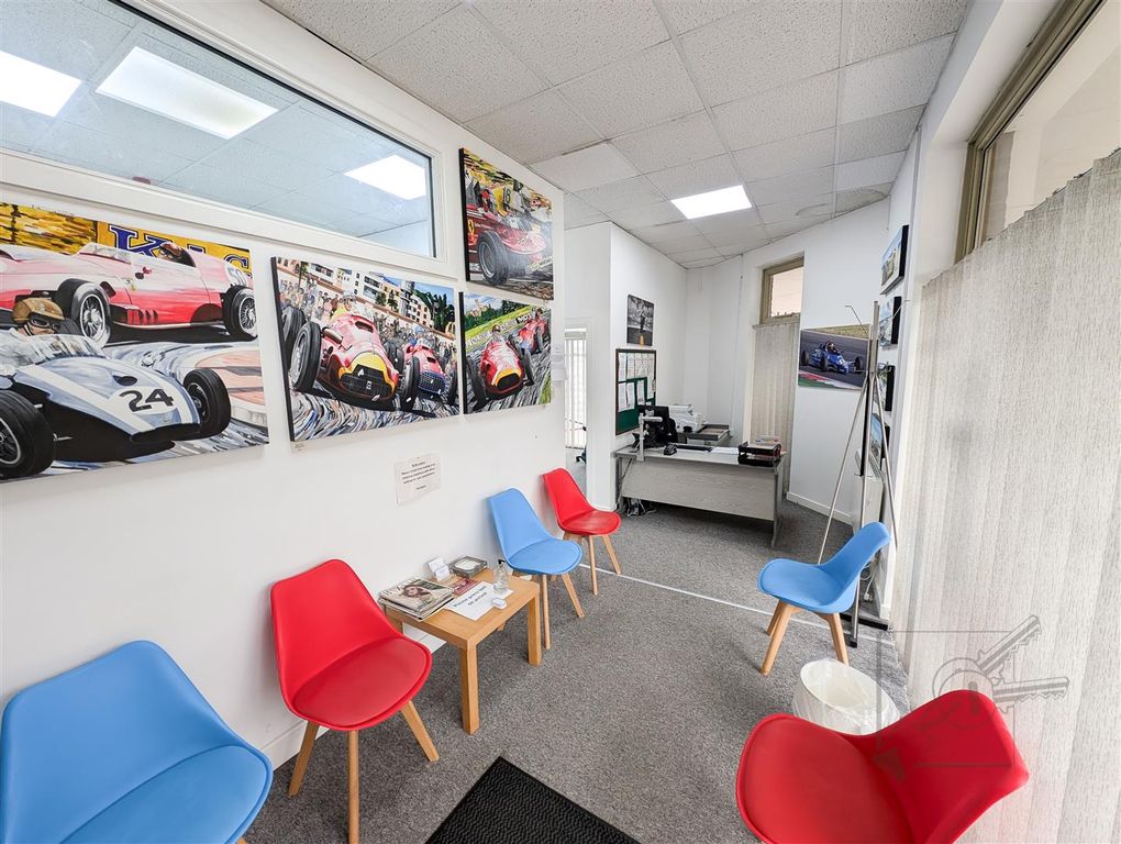 Property photo 3 of 12