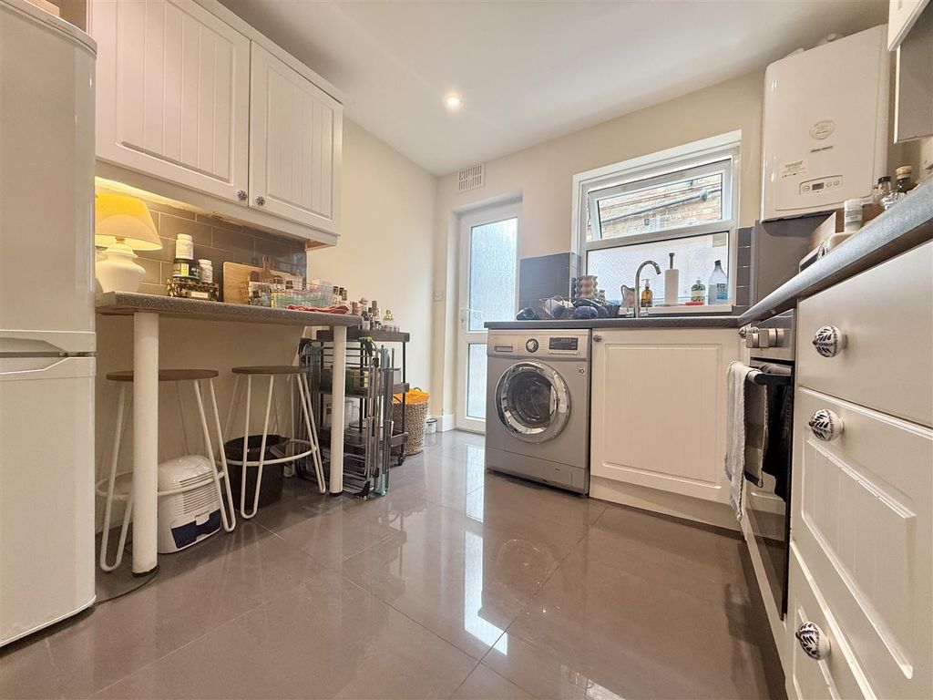 Property photo 2 of 7 Img_1375.Jpg