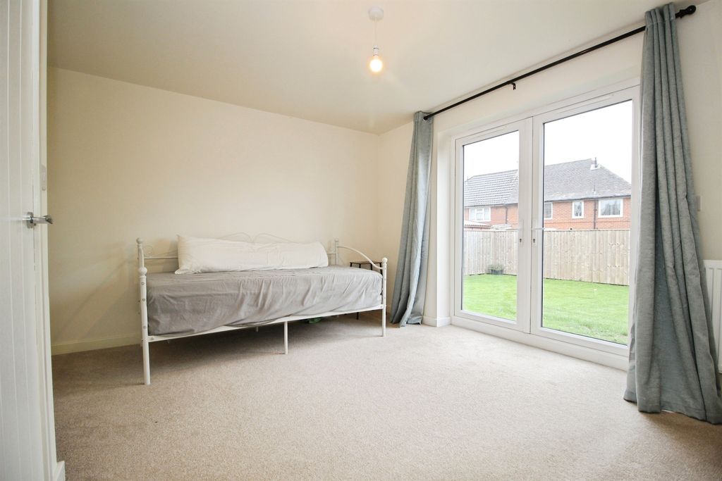 Property photo 3 of 11
