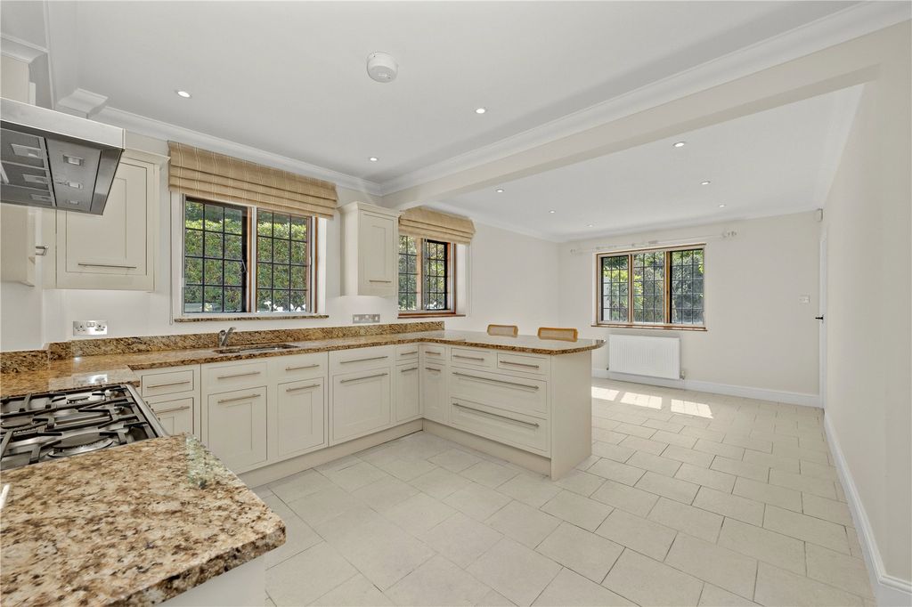 Property photo 3 of 19 Picture No. 25