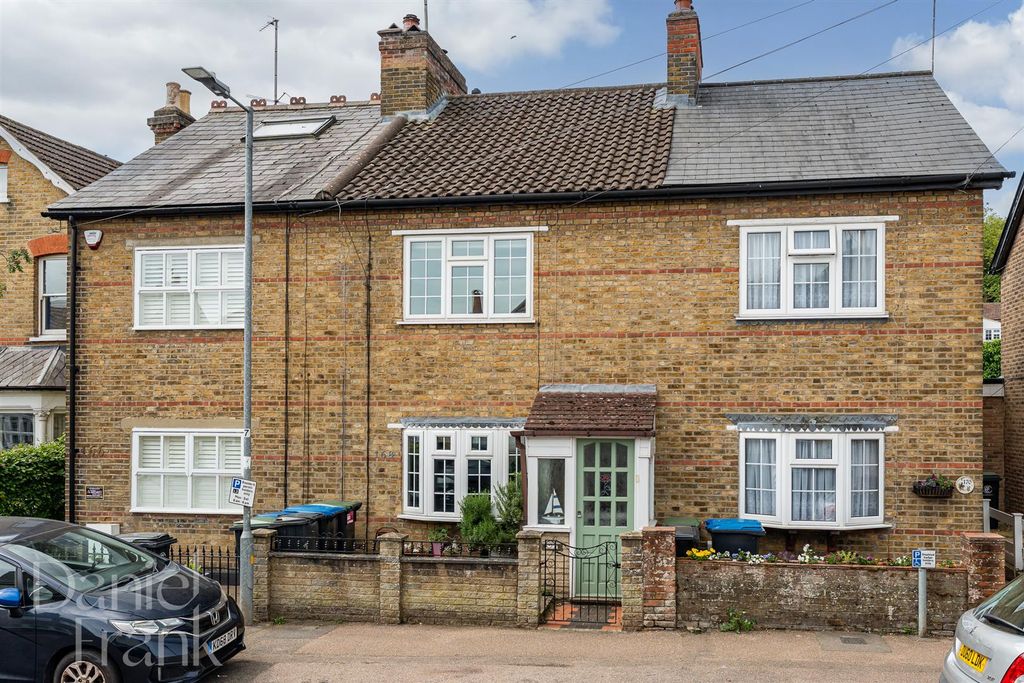 Property photo 1 of 35