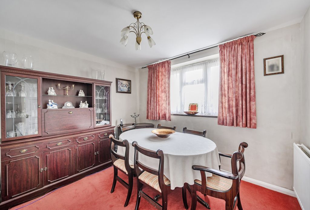 Property photo 3 of 13 1364823-12-68Ecf6...