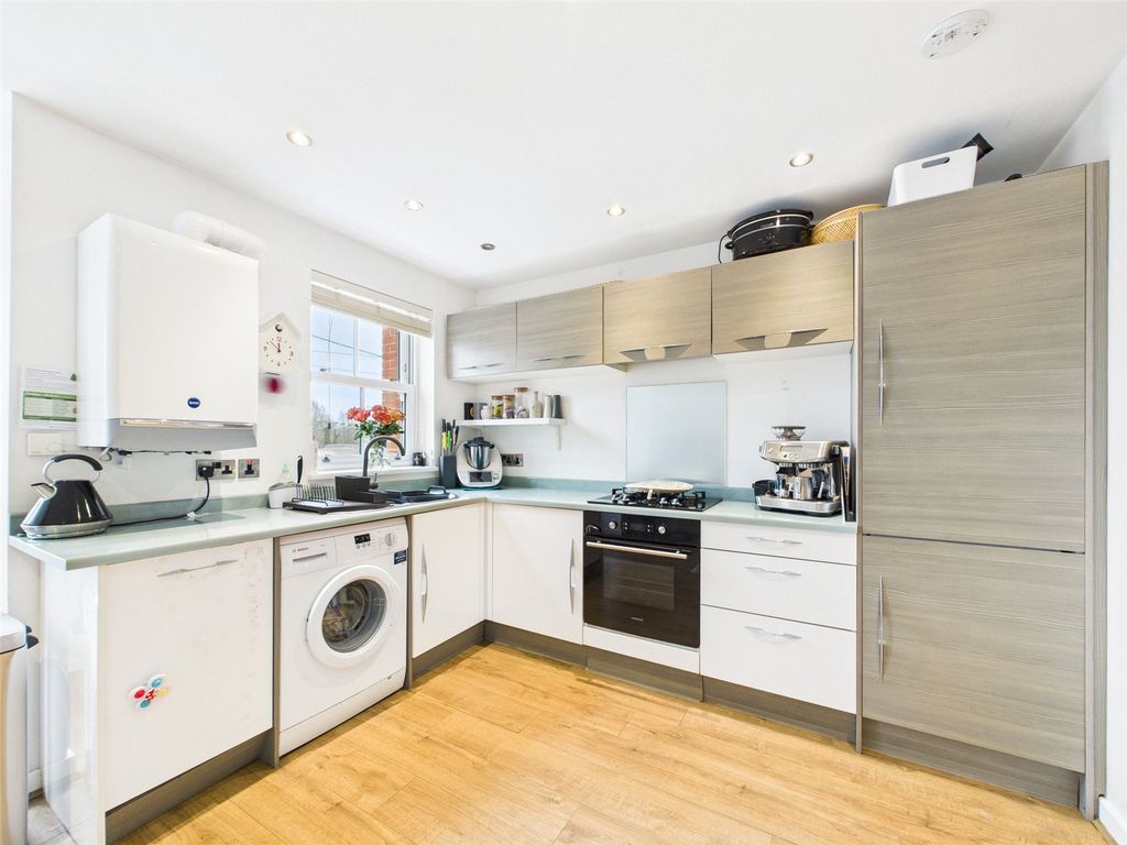 Property photo 3 of 11 Picture No. 02