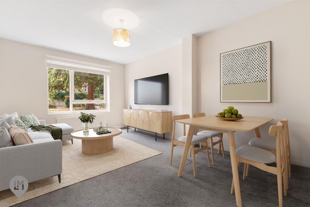 Property photo 1 of 6 Living/Dining Room