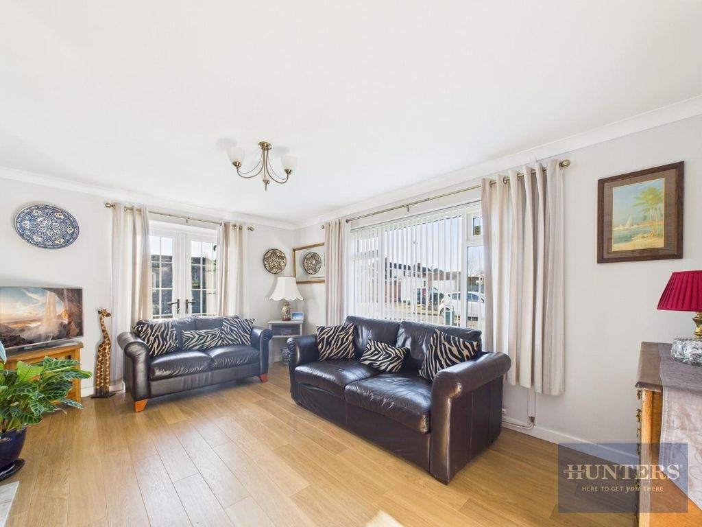 Property photo 2 of 18 Living Room