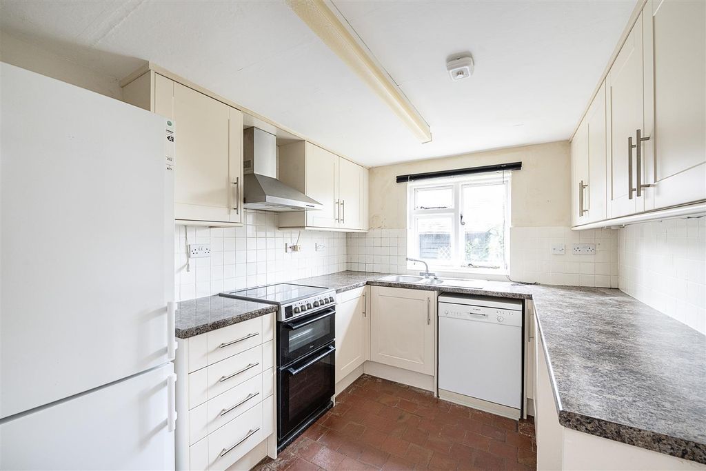 Property photo 3 of 12 Makina-09.Jpg